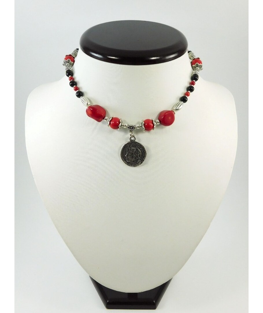 Exclusive coral necklace "Arianda 2"