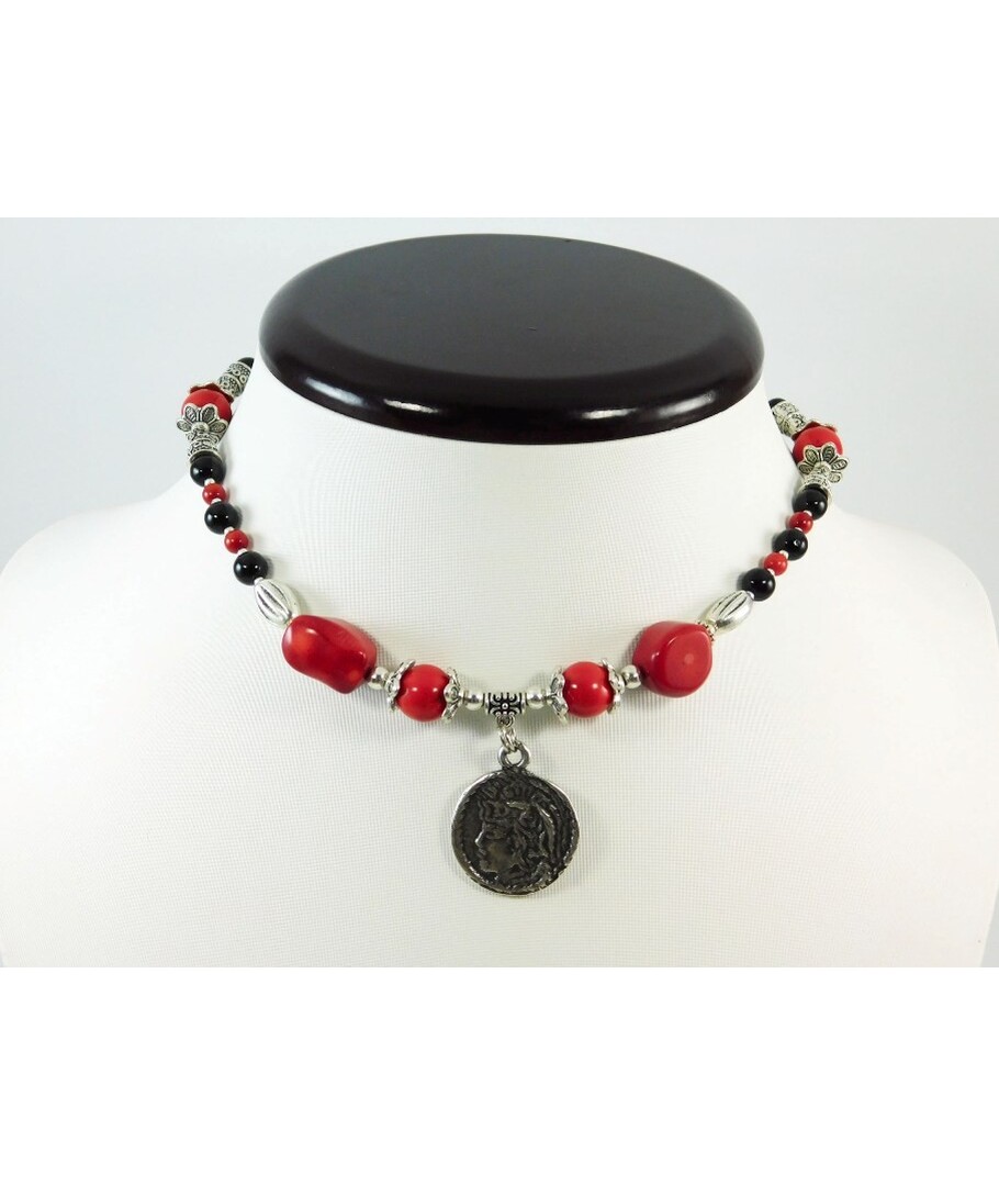 Exclusive coral necklace "Arianda 2"