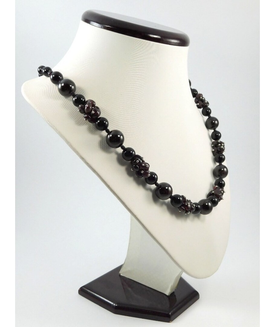 Exclusive necklace "Bordolino 3" Garnet