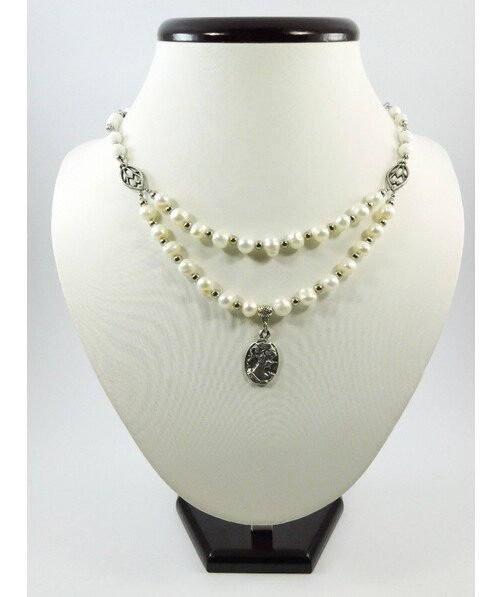 Pearl's exclusive "Pearl luxury" necklace