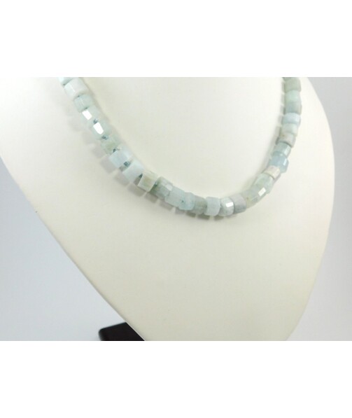 Aquamarine faceted necklace