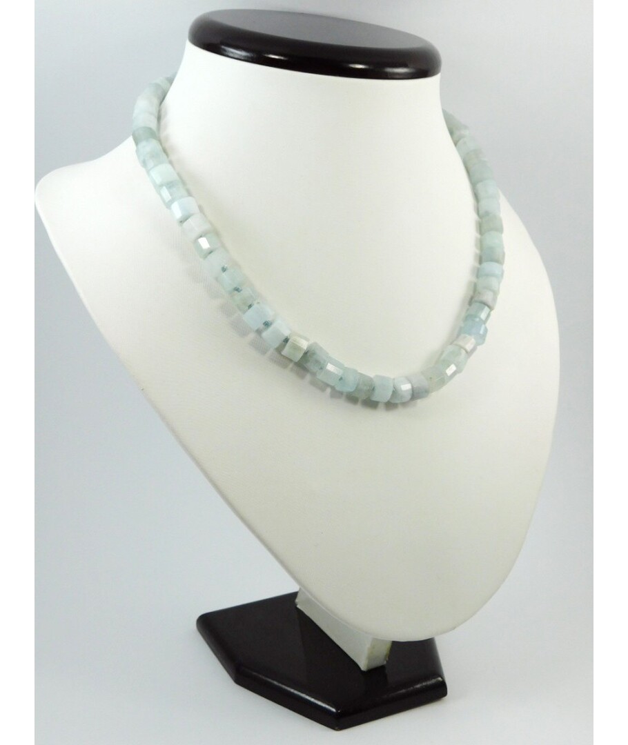 Aquamarine faceted necklace