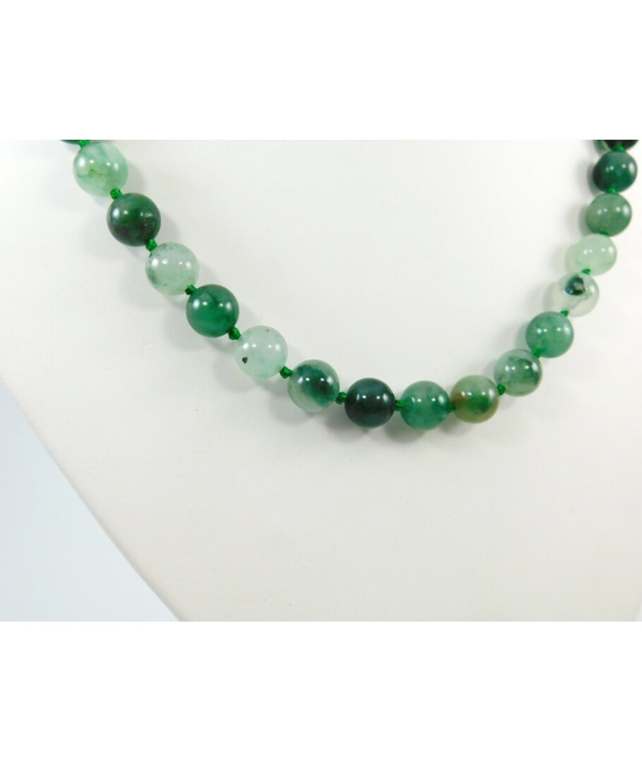 Chalcedony necklace green 10 mm