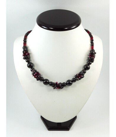 Exclusive necklace "Beaujolais" Garnet