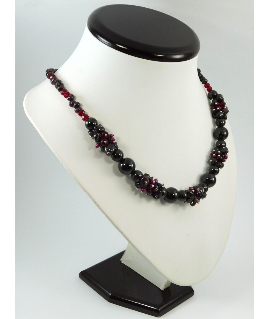 Exclusive necklace "Beaujolais" Garnet