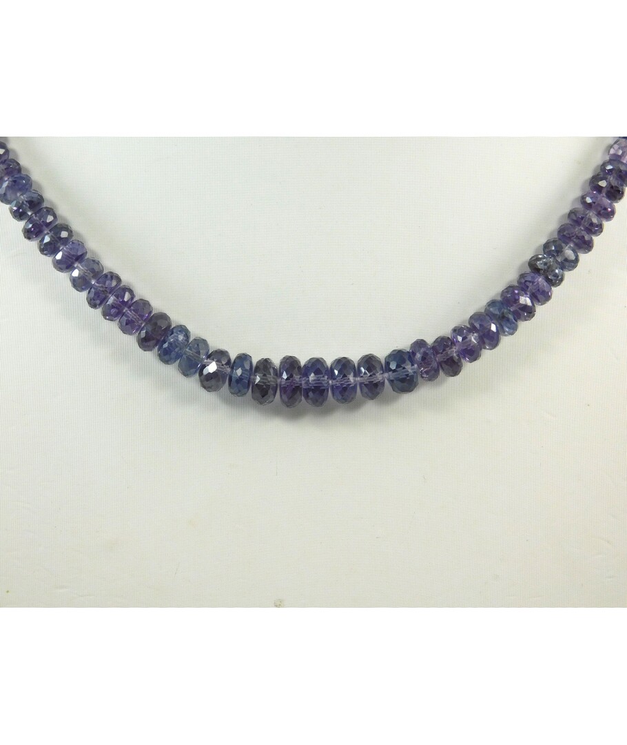 Alexandrite necklace (artificially grown natural) (India)