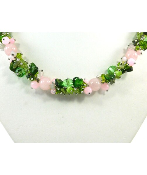 Exclusive rose quartz necklace ("Colors" collection)