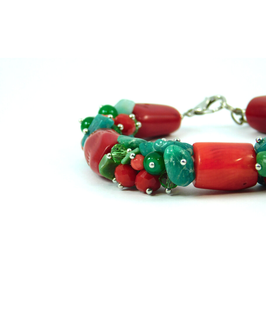 Exclusive coral bracelet "Green dance"