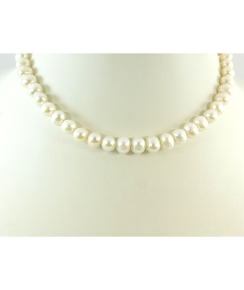 Pearl necklace