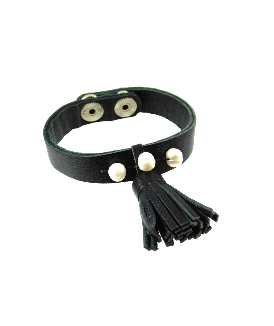 Exclusive leather bracelet Pearls with a tassel