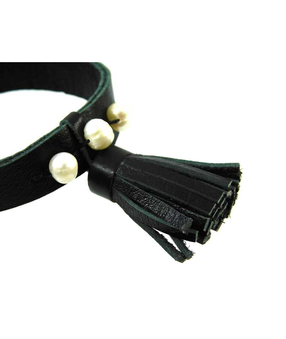 Exclusive leather bracelet Pearls with a tassel