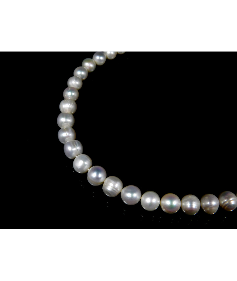 Pearl necklace