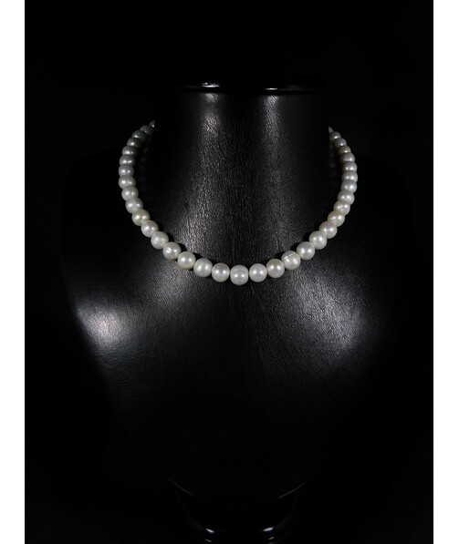 Pearl necklace