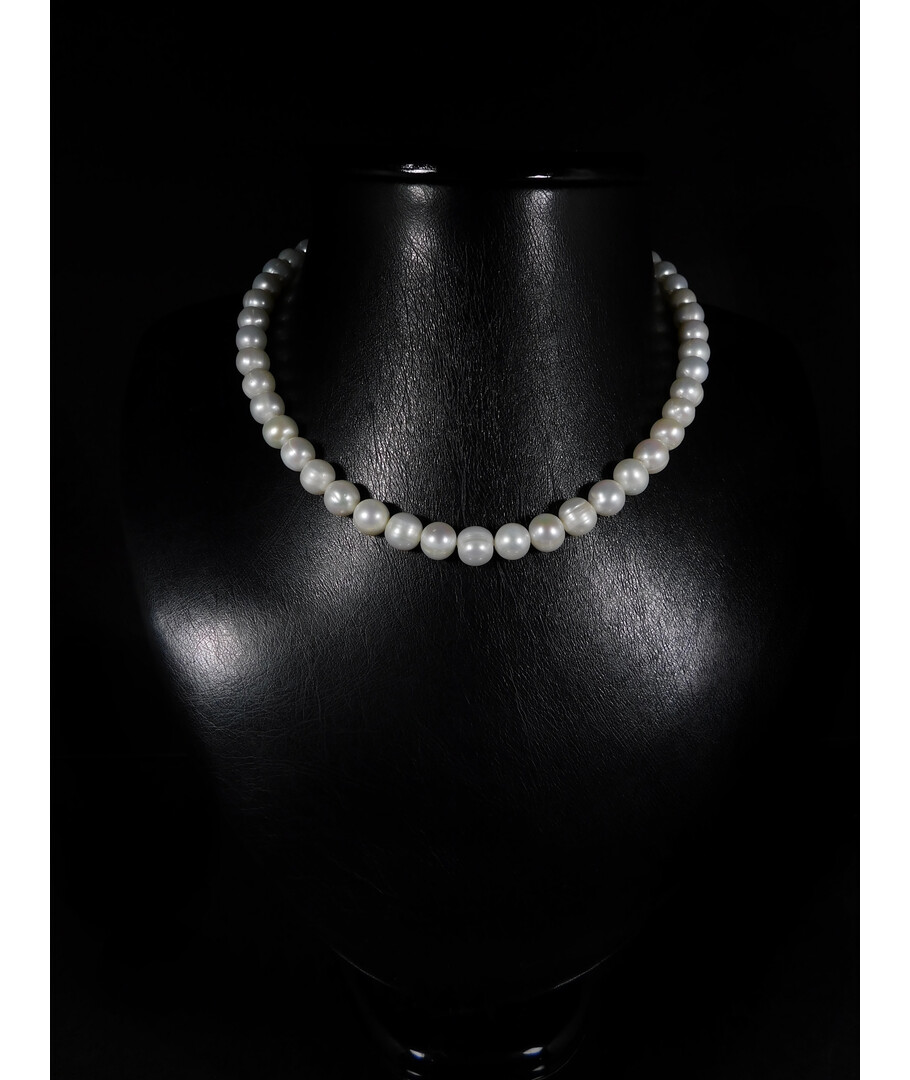 Pearl necklace