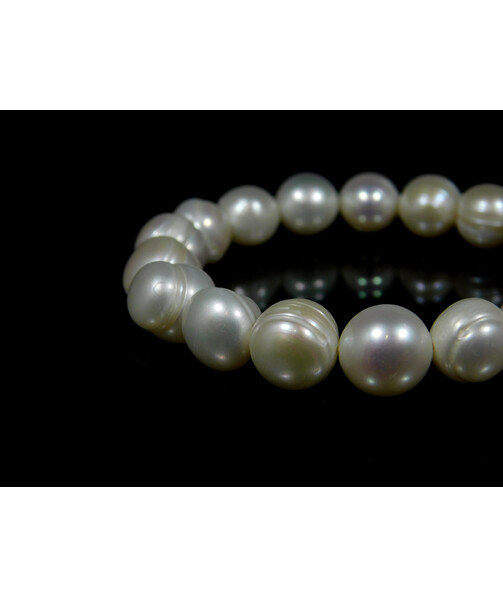 Pearl bracelet