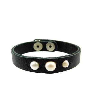 Exclusive pearl leather bracelet