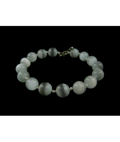 Exclusive cat's eye bracelet