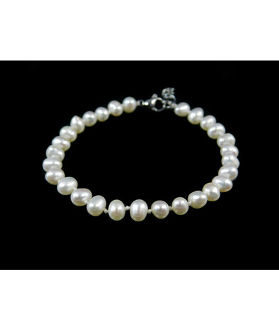 Exclusive pearl bracelet