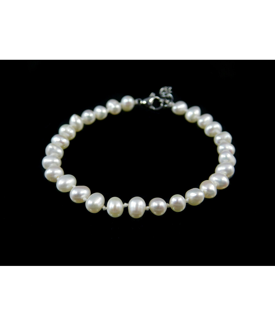 Exclusive pearl bracelet