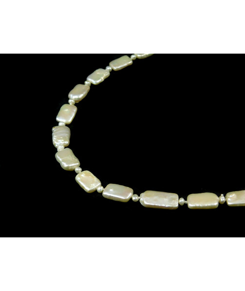 Necklace Pearls are rectangular