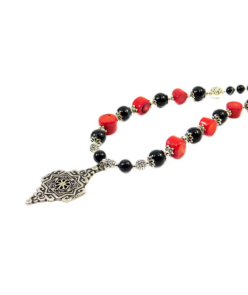 Exclusive necklace "Ethno motifs" Agate, Coral 