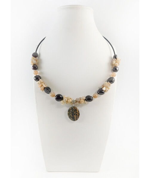 Exclusive necklace "Prima Donna" garnet, sunstone, crumb, jasper oval