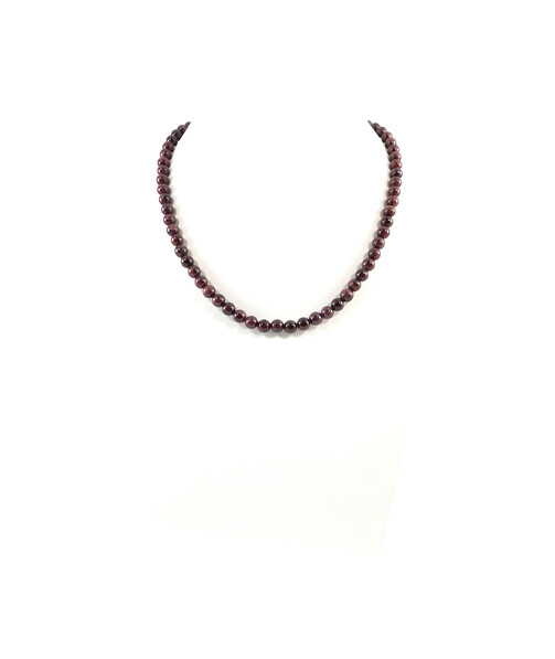 Exclusive garnet necklace