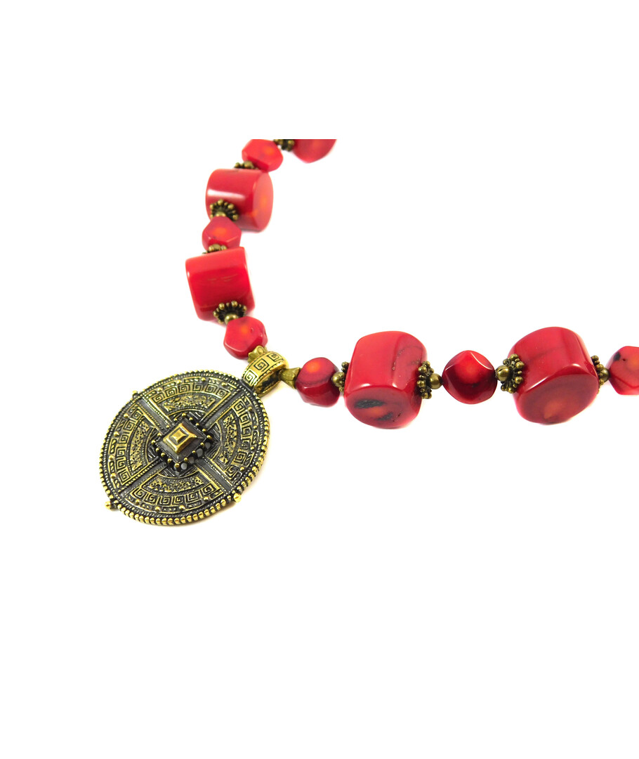 Exclusive necklace "Shadows of Unforgotten Ancestors" Coral 