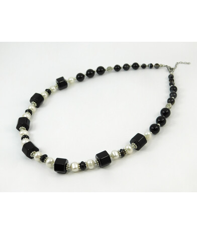 Exclusive necklace "Nineel" Pearls, Agate