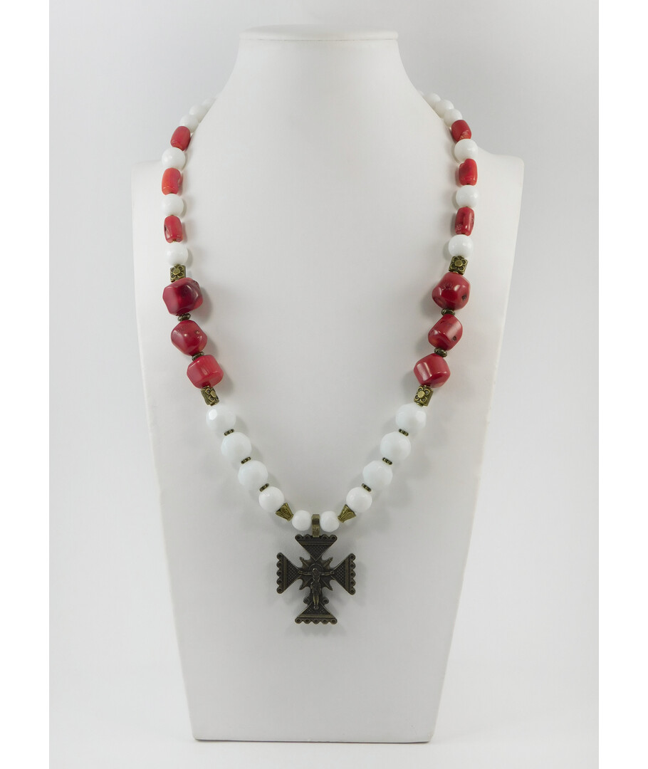 Exclusive necklace "White Rose" Coral, barrel, Agate facet