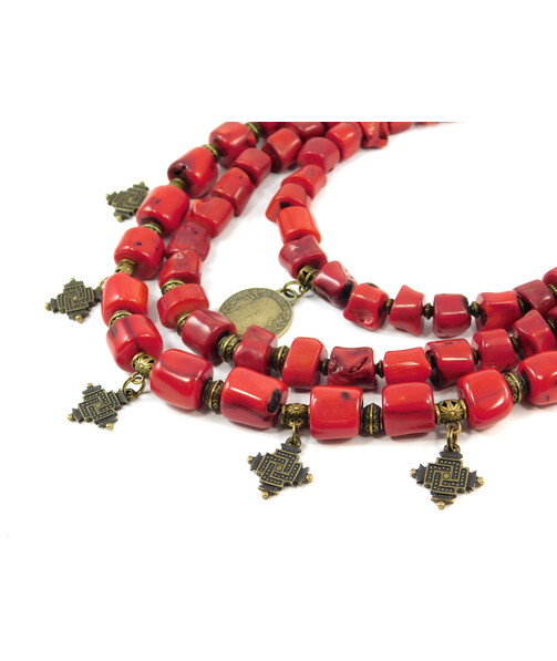 Exclusive necklace "Eleanor" Coral, 3 rows