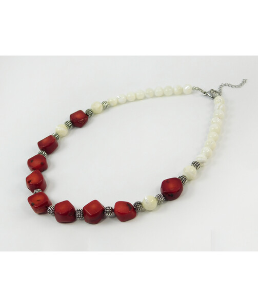 Exclusive necklace "Tamil" Coral, mother-of-pearl