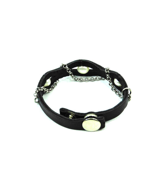 Exclusive pearl leather bracelet