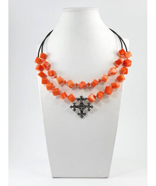 Exclusive necklace "Prima Donna" Orange cut coral, rondel, 2 rows