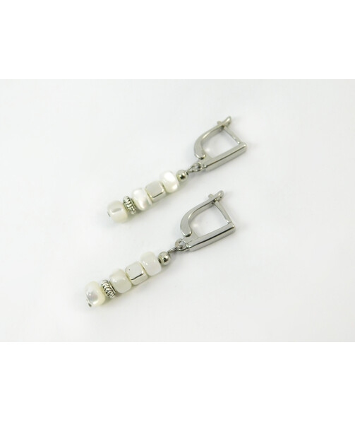 Exclusive "Jessica" mother-of-pearl rondel earrings