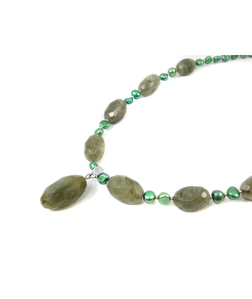 Exclusive necklace "Tanzania" Labrador retriever, Green pearls