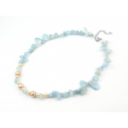 Exclusive necklace "Snyvoda" aquamarine crumb, beige pearls