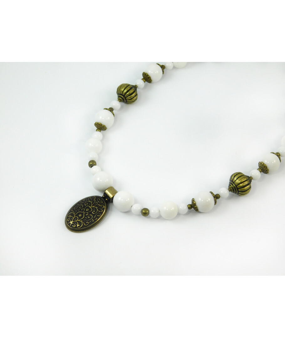 Exclusive necklace "Violet" Agate white