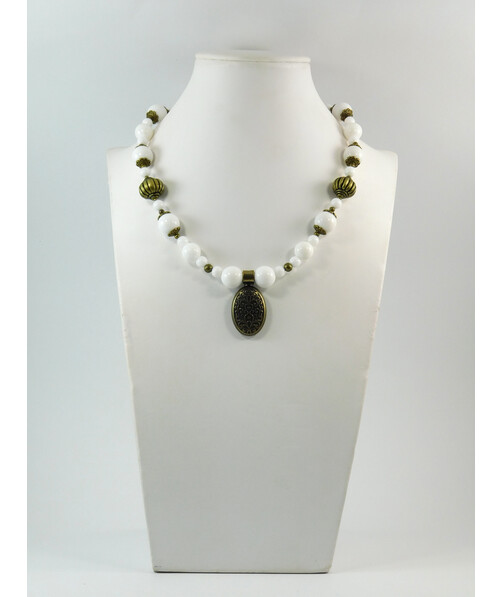 Exclusive necklace "Violet" Agate white