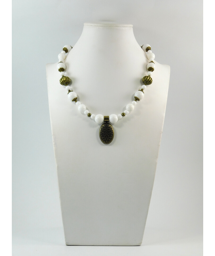 Exclusive necklace "Violet" Agate white