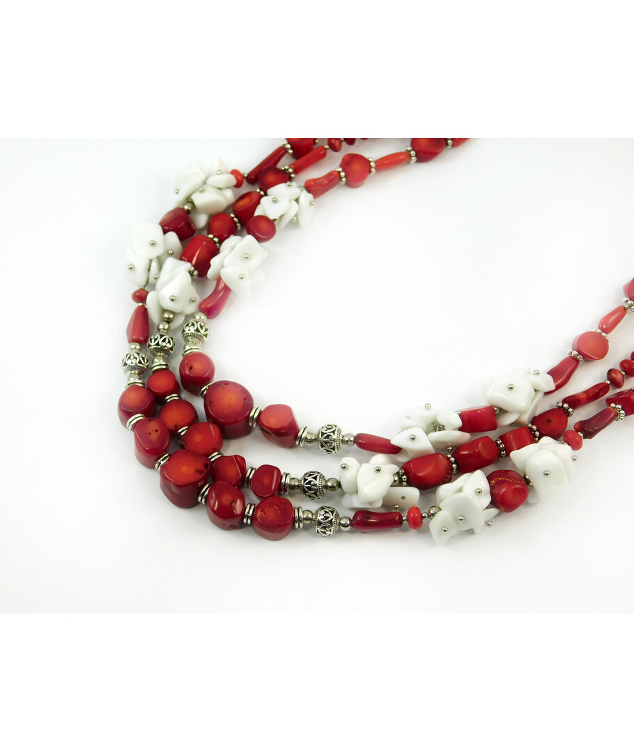 Exclusive necklace "Plombir" Coral galotvka, rondel, tube, Agate crumb, 3 rows