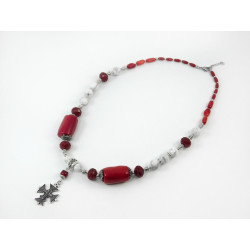 Exclusive necklace "Mira" Cut coral, rice, Kahalong, Carnelian round facet