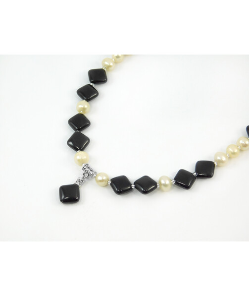 Exclusive necklace "Exquisite" Pearls, Agate rhombus