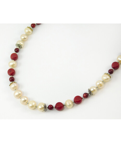 Exclusive necklace "Demi" Pearls beige, coral, tablet