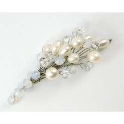 Pearl's exclusive "Snow White" brooch, Fig
