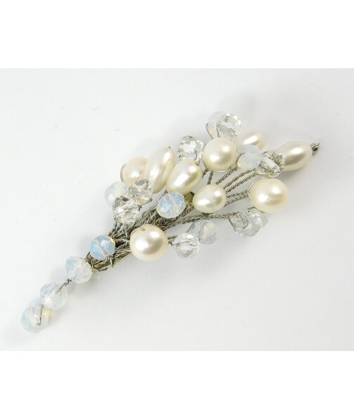 Pearl's exclusive "Snow White" brooch, Fig