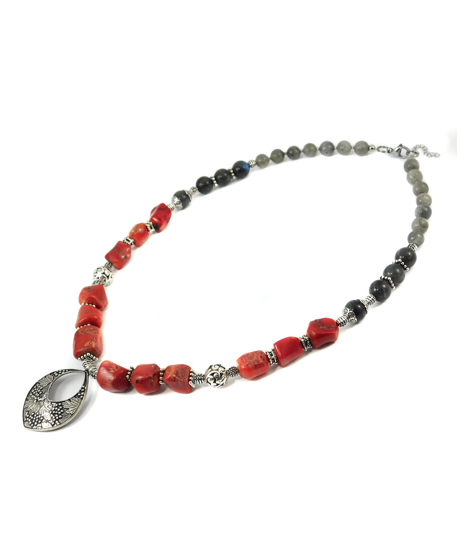 Necklace "Grey Dreams" Coral, Labrador