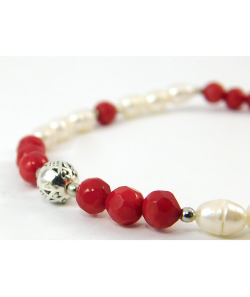 Bracelet "Nezemna" Pearls, Coral facet