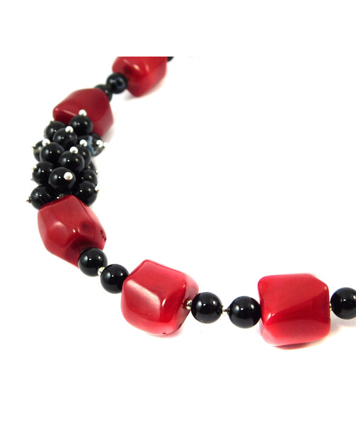 Necklace "Wolf Berries" Coral, Agate