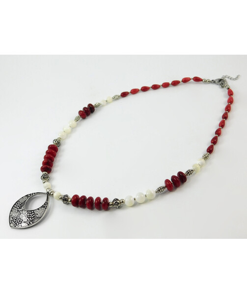 Necklace "Nimue" Mother of pearl, Coral